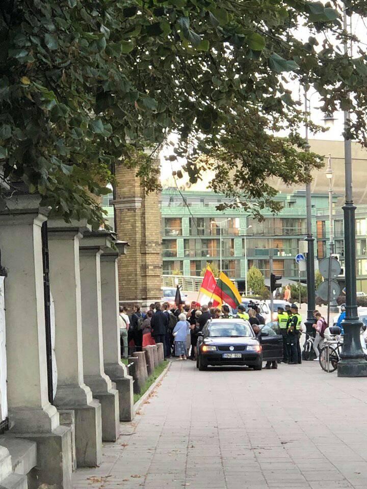 69655333_2419378961674388_4845539643300511744_n